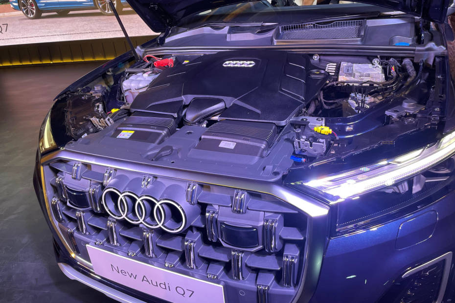 Audi Q7 facelift continues with the 3-litre V6 petrol engine